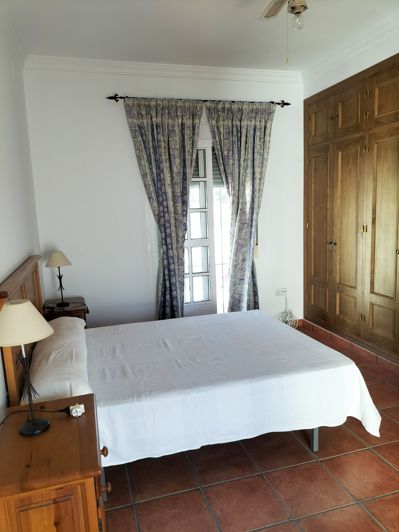 Image No.9-5 Bed House for sale