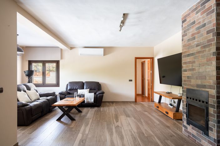 Image No.10-4 Bed Villa for sale