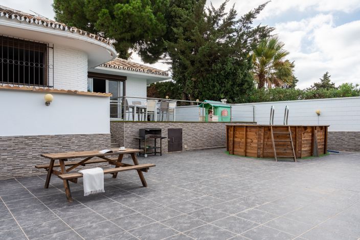 Image No.2-4 Bed Villa for sale