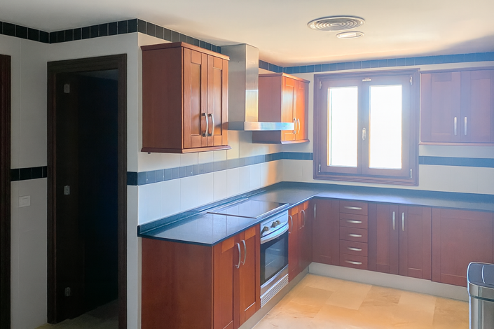 Image No.14-4 Bed House for sale