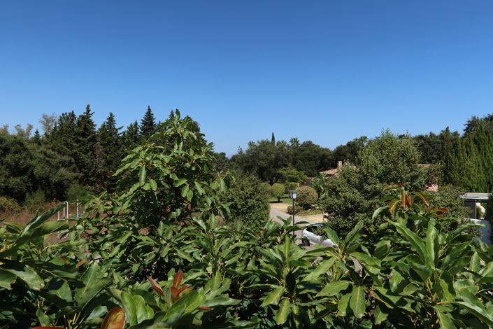 Image No.18-7 Bed House for sale