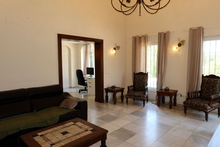 Image No.25-7 Bed House for sale