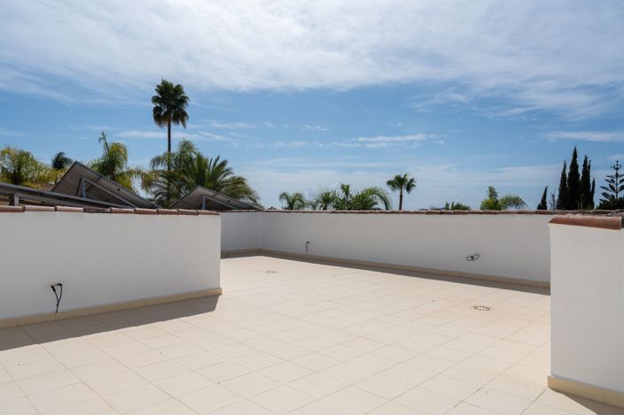 Image No.22-7 Bed Villa for sale