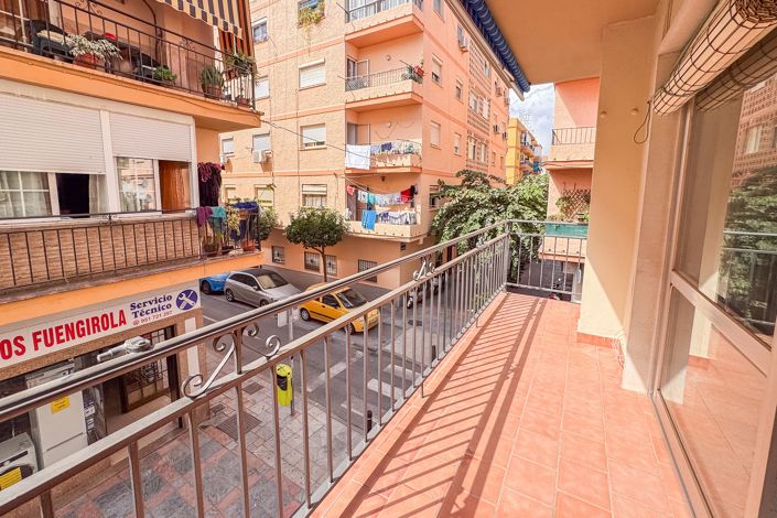 Image No.3-3 Bed Apartment for sale