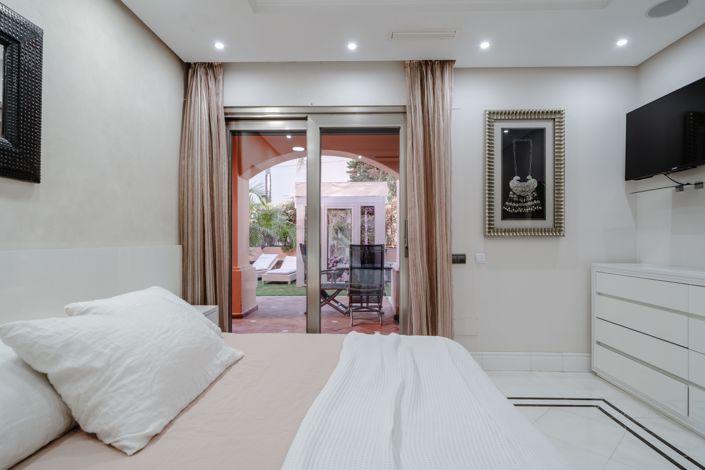 Image No.25-2 Bed Apartment for sale