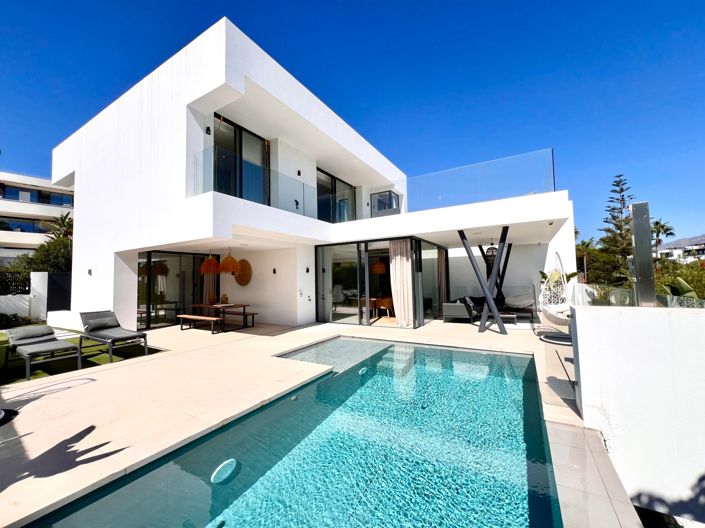 Image No.1-Villa de 4 chambres à vendre à Estepona