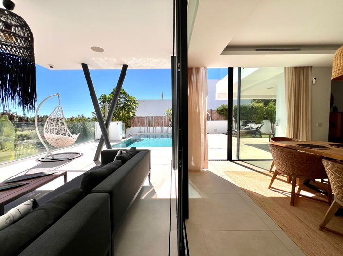 Image No.4-4 Bed Villa for sale