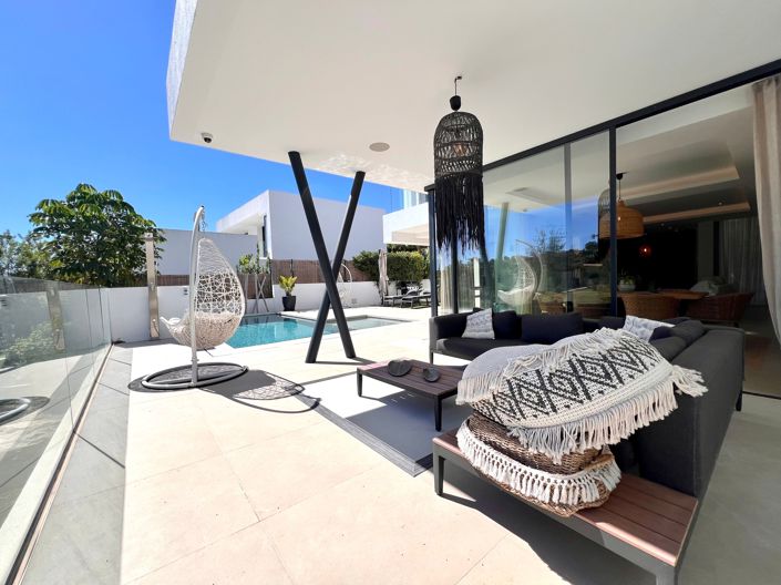 Image No.4-4 Bed Villa for sale