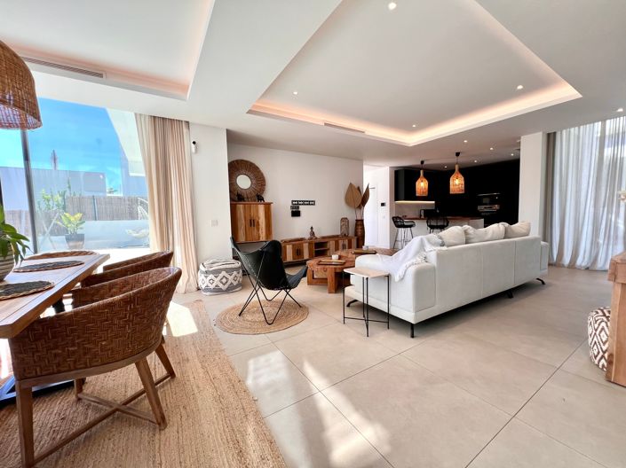 Image No.9-4 Bed Villa for sale