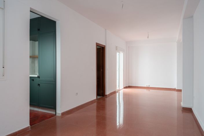 Image No.25-1 Bed Commercial for sale