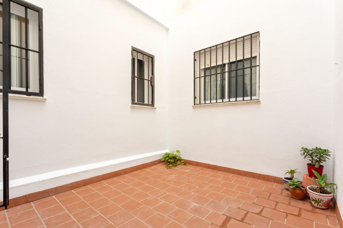 Image No.28-1 Bed Commercial for sale
