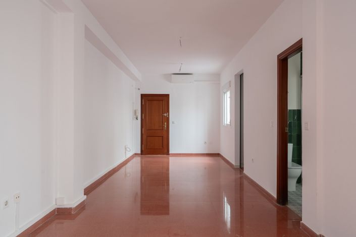 Image No.5-1 Bed Commercial for sale