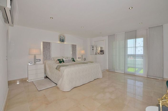 Image No.23-4 Bed Penthouse for sale