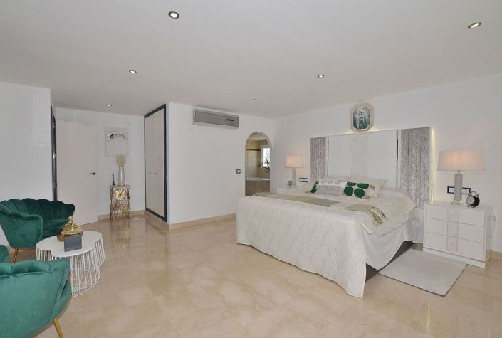 Image No.24-4 Bed Penthouse for sale