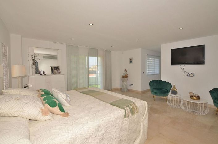 Image No.25-4 Bed Penthouse for sale