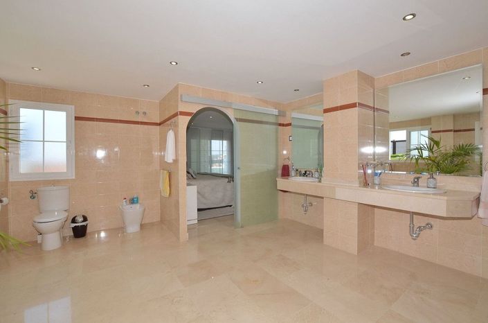 Image No.29-4 Bed Penthouse for sale