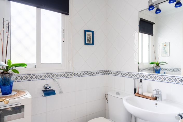 Image No.14-5 Bed Townhouse for sale