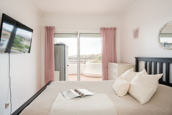 Image No.18-5 Bed Townhouse for sale