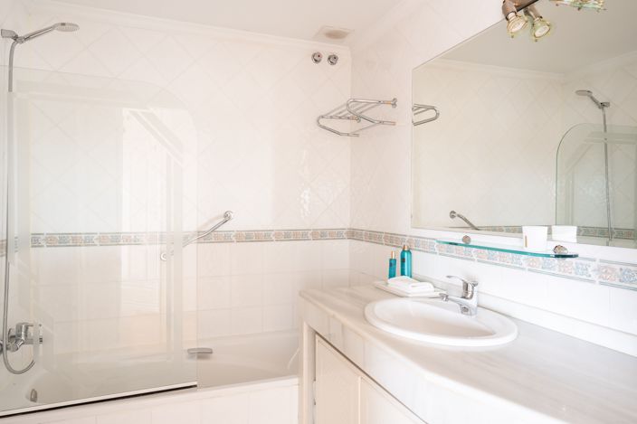 Image No.19-5 Bed Townhouse for sale