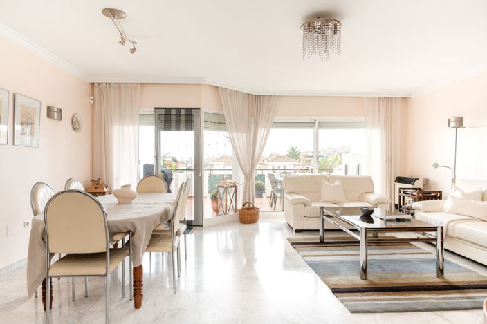 Image No.4-5 Bed Townhouse for sale