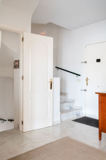 Image No.9-5 Bed Townhouse for sale