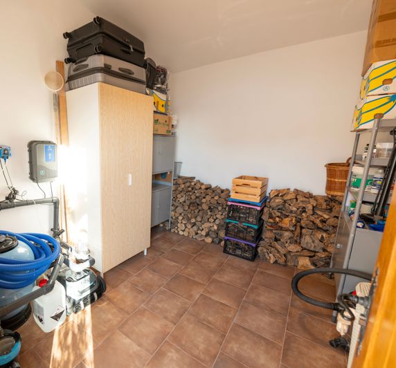 Image No.18-3 Bed House for sale