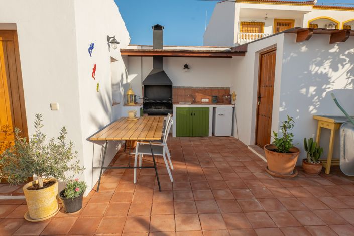 Image No.3-3 Bed House for sale