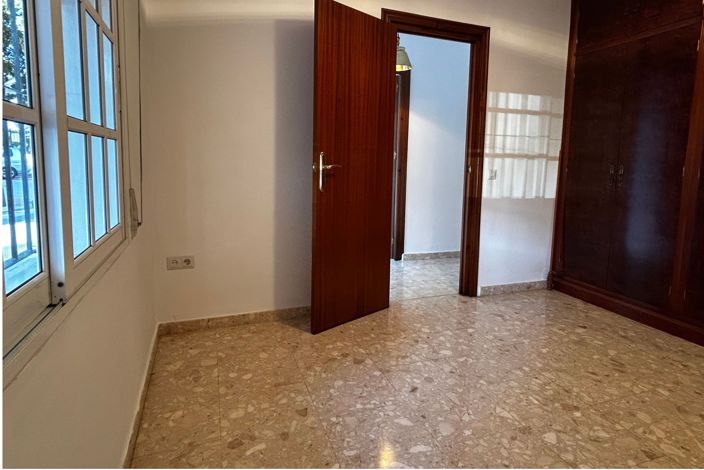 Image No.13-4 Bed Apartment for sale