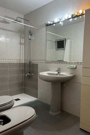 Image No.26-4 Bed Apartment for sale