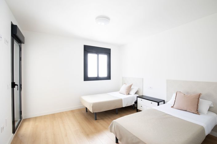 Image No.14-3 Bed Townhouse for sale