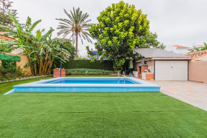 Image No.10-7 Bed Villa for sale