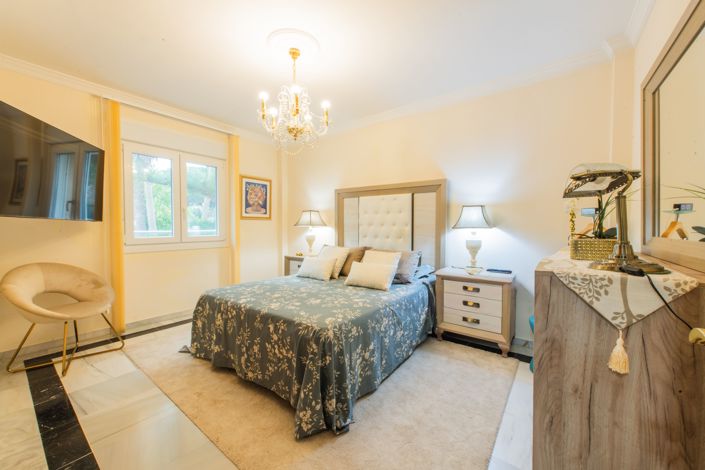 Image No.15-7 Bed Villa for sale