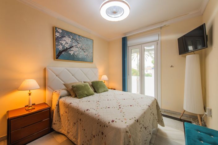 Image No.17-7 Bed Villa for sale