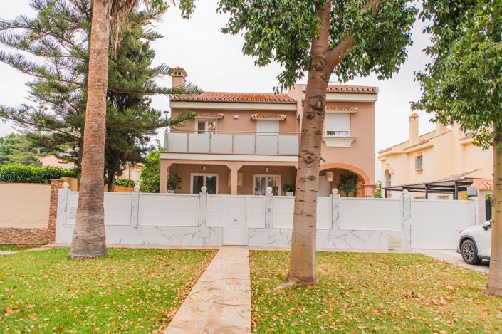 Image No.23-7 Bed Villa for sale