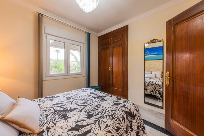 Image No.24-7 Bed Villa for sale