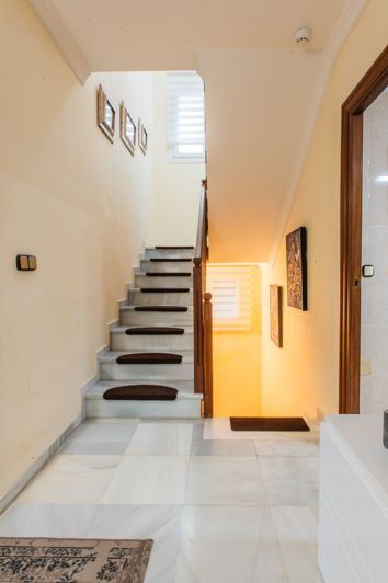 Image No.8-7 Bed Villa for sale