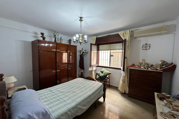 Image No.10-3 Bed Apartment for sale