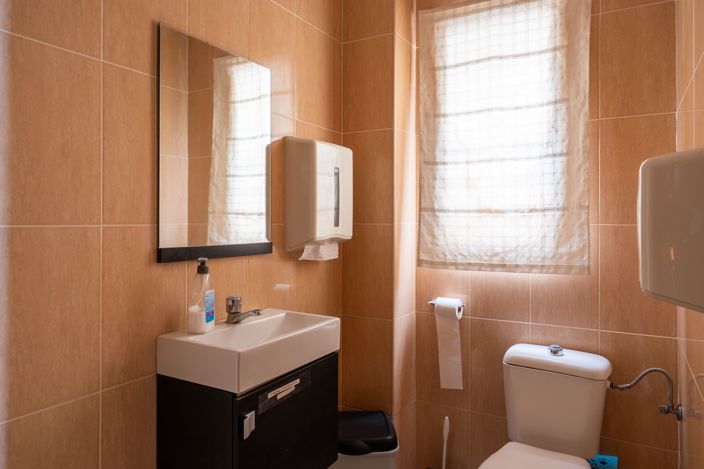 Image No.12-6 Bed Apartment for sale