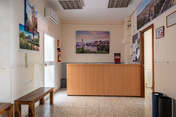 Image No.15-6 Bed Commercial for sale