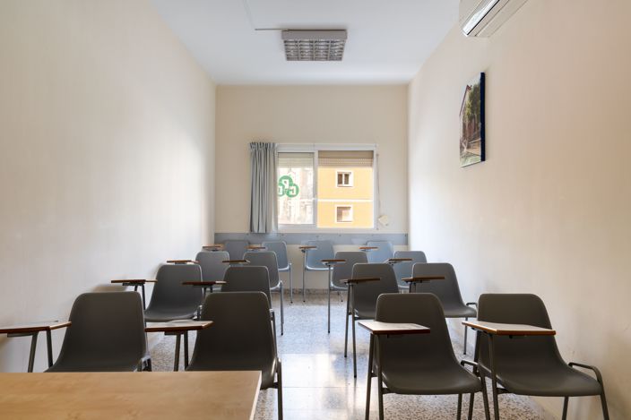 Image No.22-6 Bed Commercial for sale