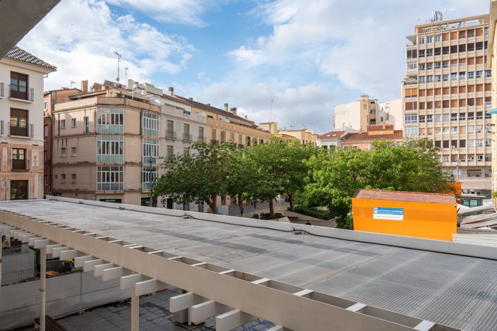 Image No.24-6 Bed Apartment for sale