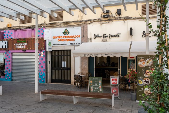 Image No.26-6 Bed Commercial for sale