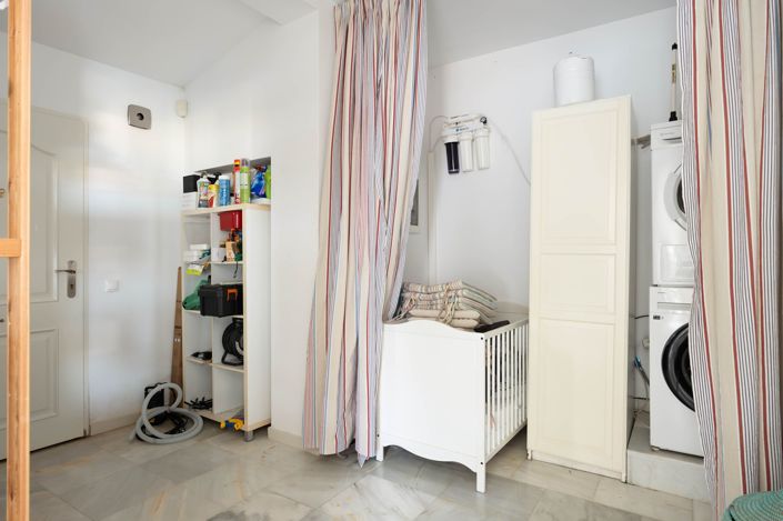 Image No.26-4 Bed House for sale