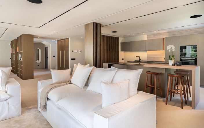 Image No.17-5 Bed House for sale