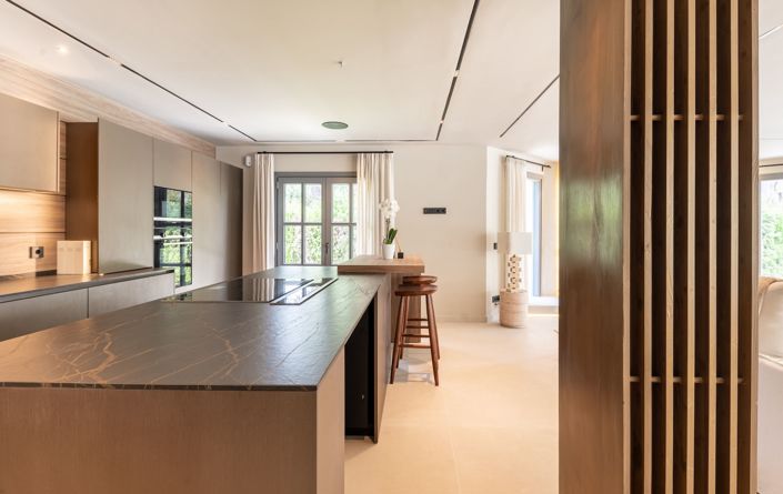 Image No.19-5 Bed House for sale