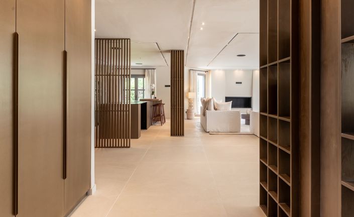 Image No.31-5 Bed House for sale