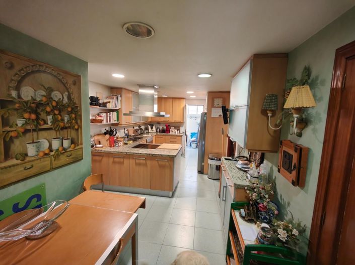 Image No.12-3 Bed Apartment for sale