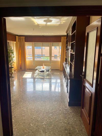 Image No.3-4 Bed Apartment for sale