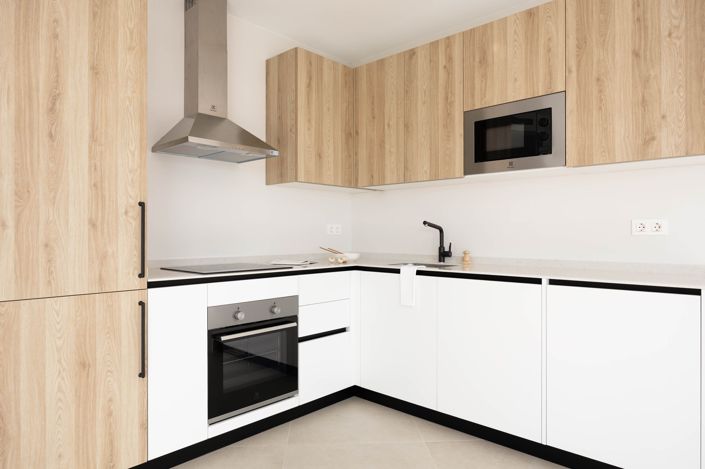 Image No.11-2 Bed Townhouse for sale