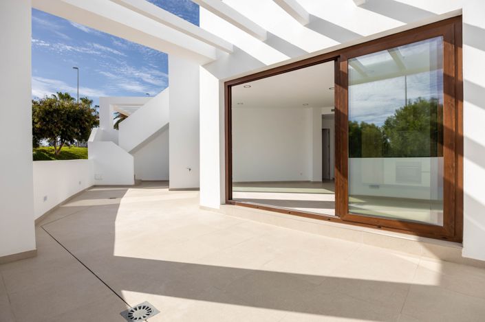 Image No.15-2 Bed Townhouse for sale